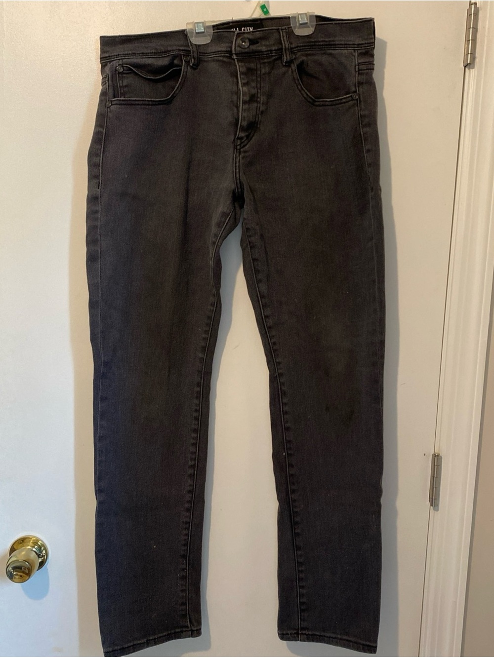 Kill City Men's Straight Leg Jeans in Washed Black Size 34/32 Button Fly